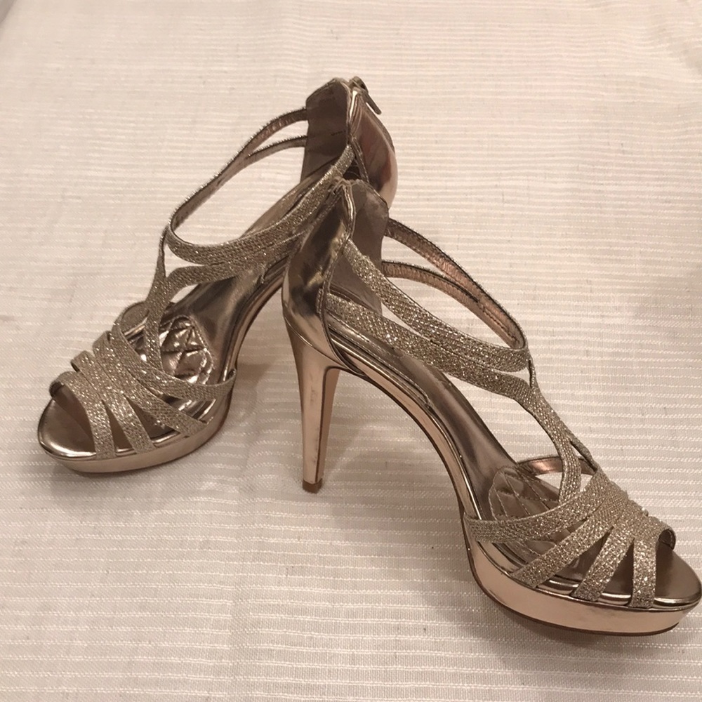 👠 Stunning Alfani  Sparkly Gold Heels 6.5m EUC 👠